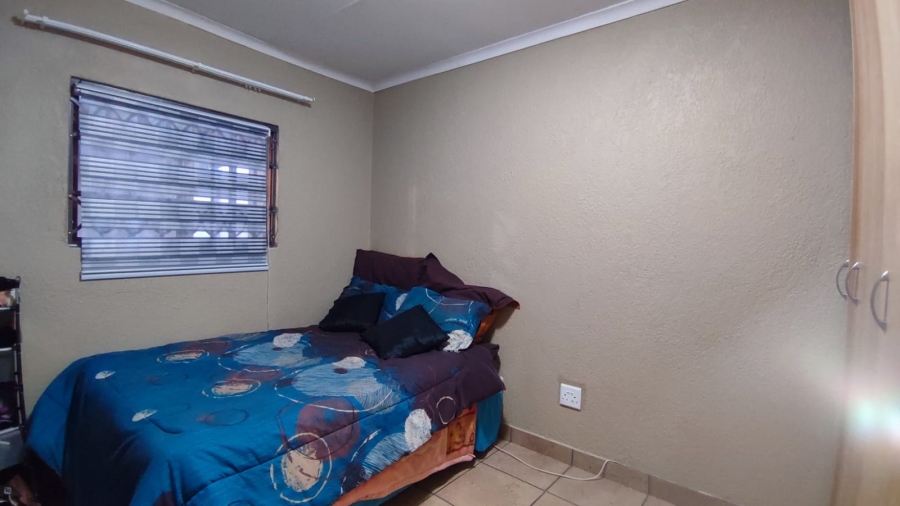 2 Bedroom Property for Sale in Geelhoutpark North West